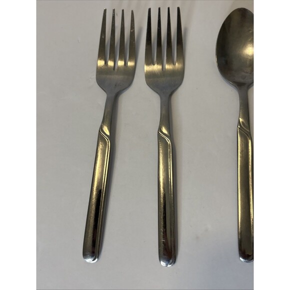 Cambridge PAIGE Stainless Glossy Silverware  Flatware Set Of 5 - Picture 2 of 16